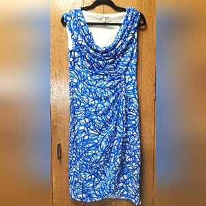 Maggy London Women’s Faux Wrap V Neck sleeveless Dress White Blue Size 8